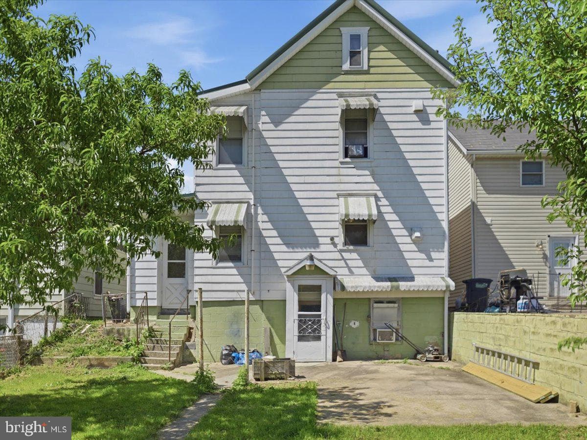 535 Center Street photo 21