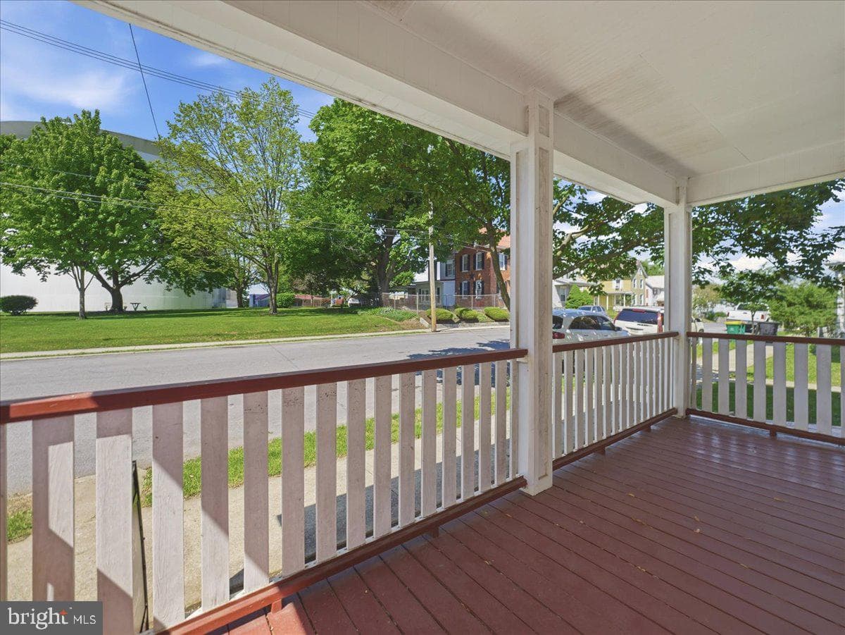 535 Center Street photo 3