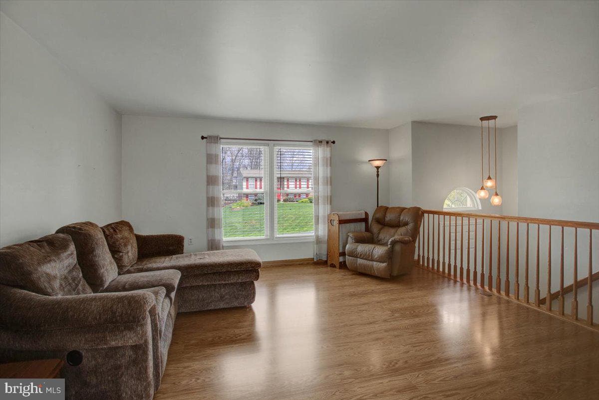 3628 Harold Place photo 11