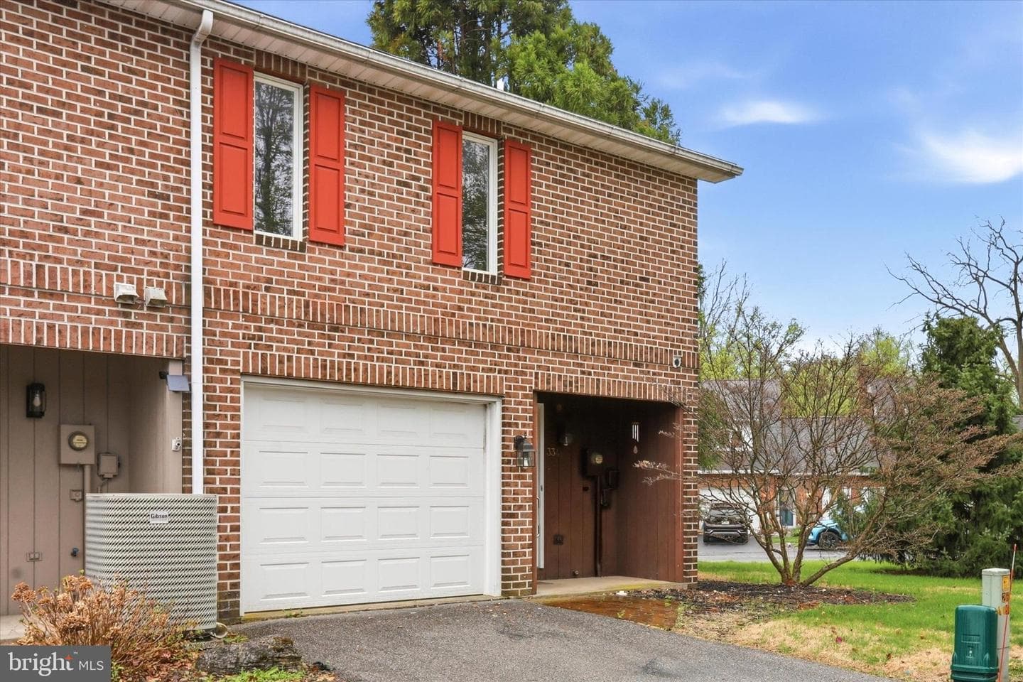 334 Stonegate Court photo 2