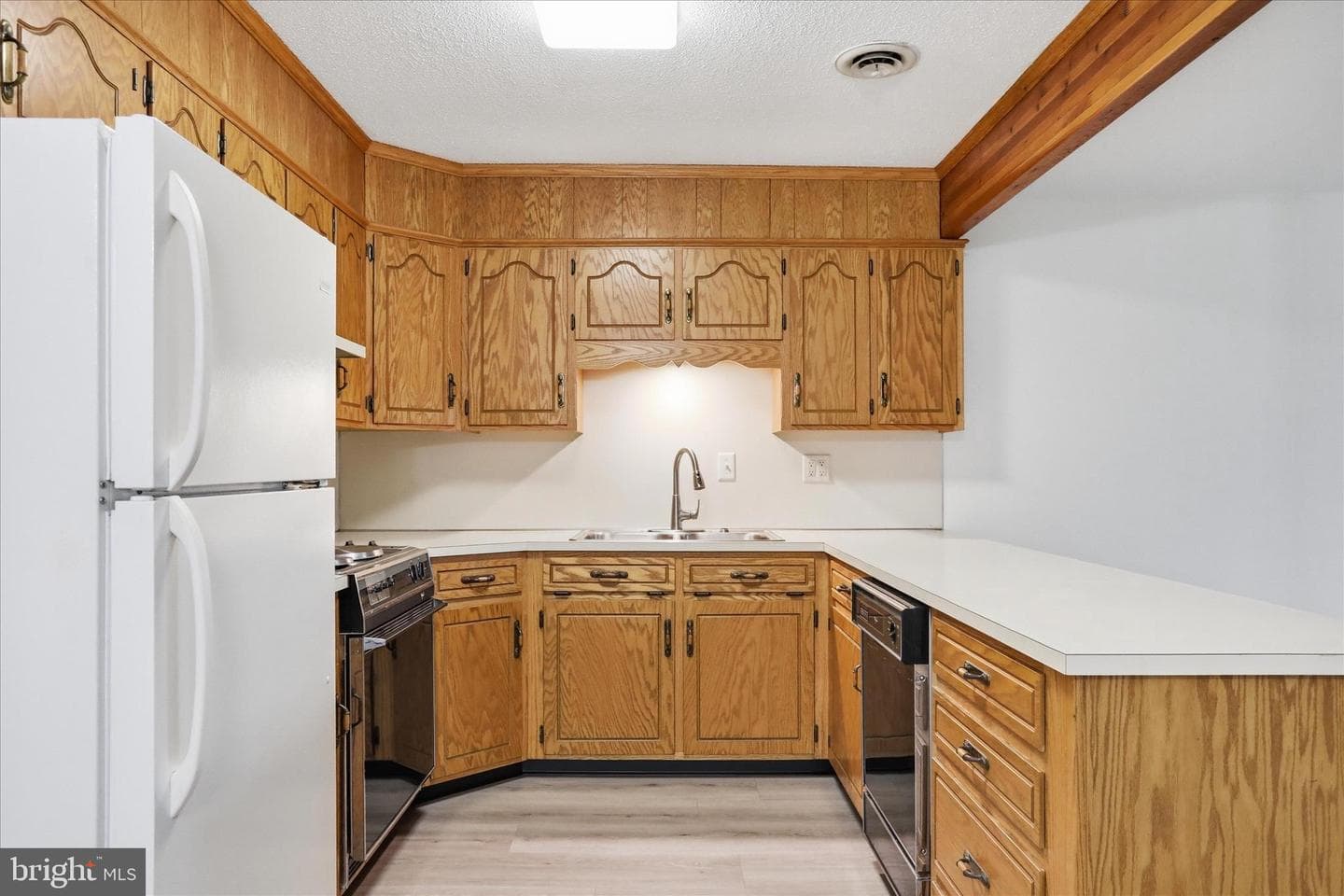 334 Stonegate Court photo 5