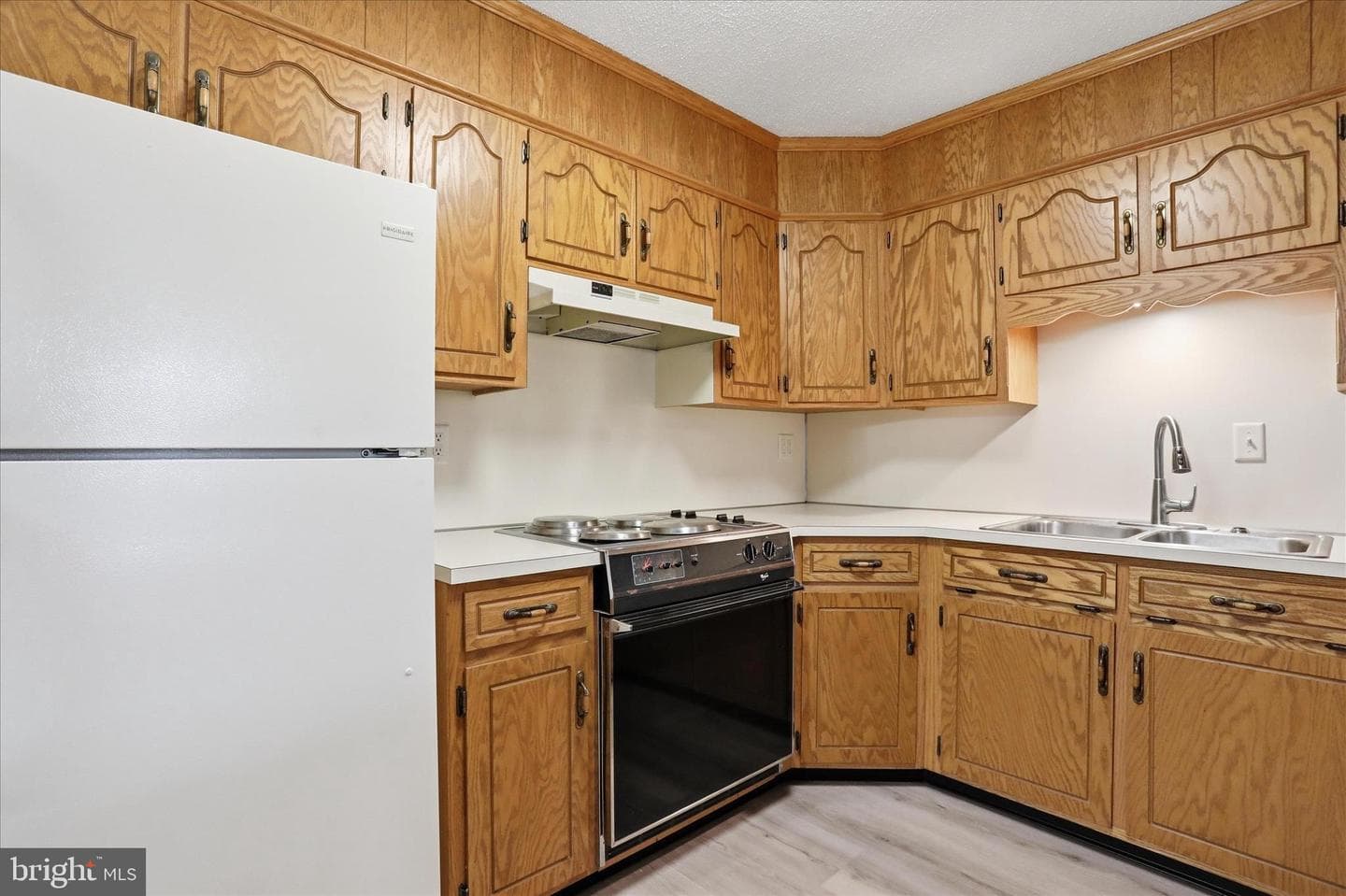 334 Stonegate Court photo 6