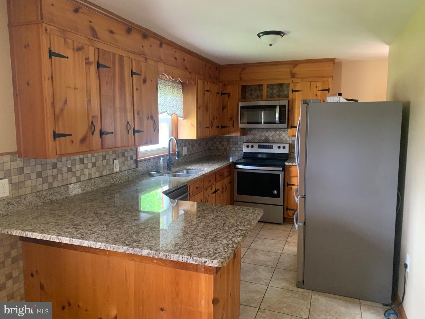 12139 Snyder Avenue photo 5
