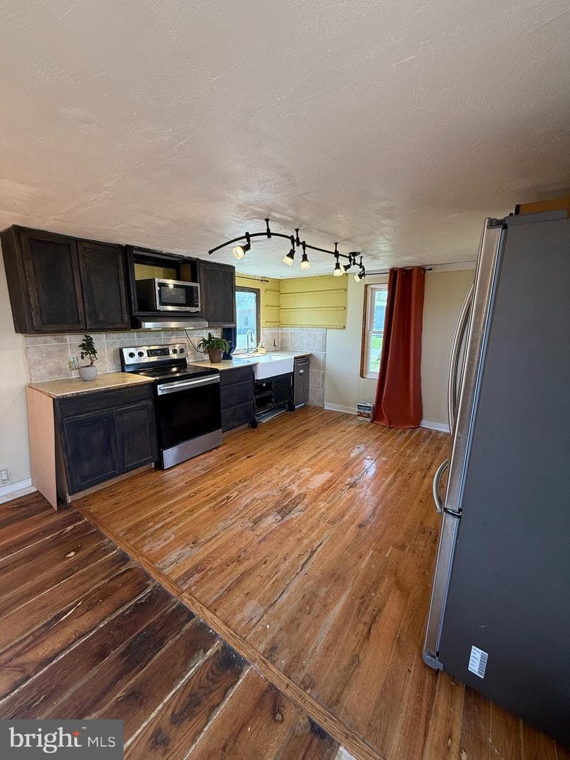 1024 Warm Spring Road photo 2