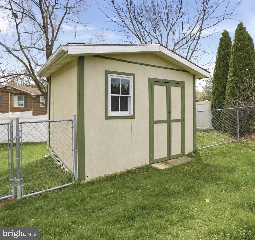 99 Jameslee Drive photo 35