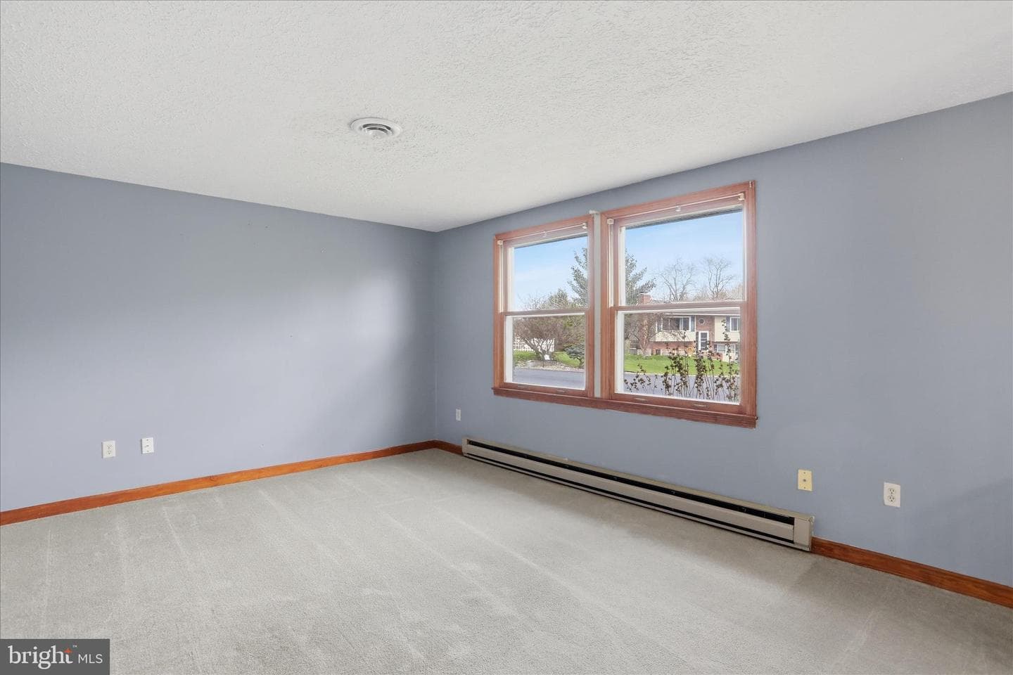 99 Jameslee Drive photo 7