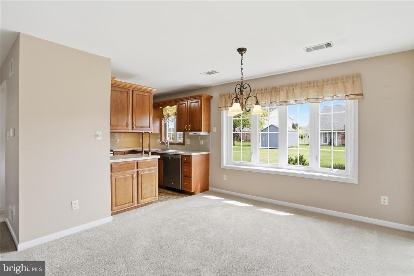 340 Suelinn Drive photo 11