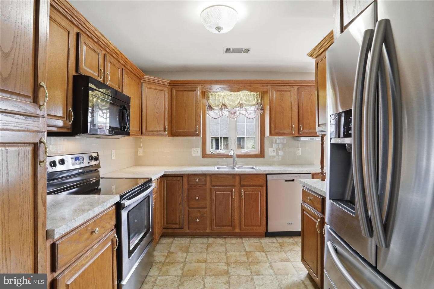 340 Suelinn Drive photo 12
