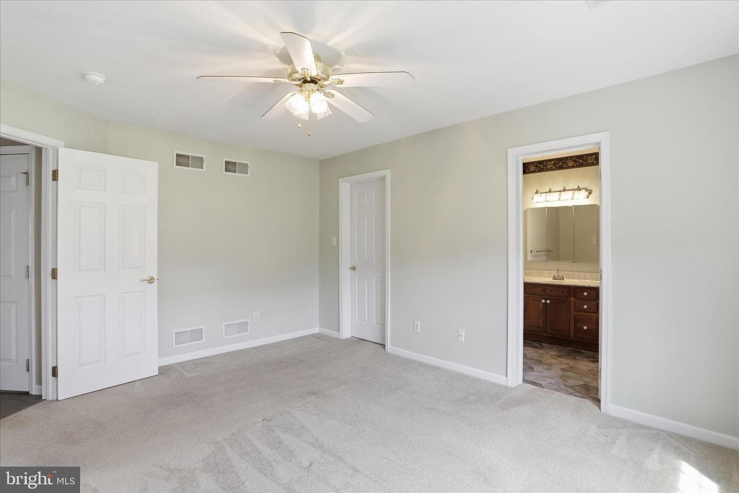 340 Suelinn Drive photo 16
