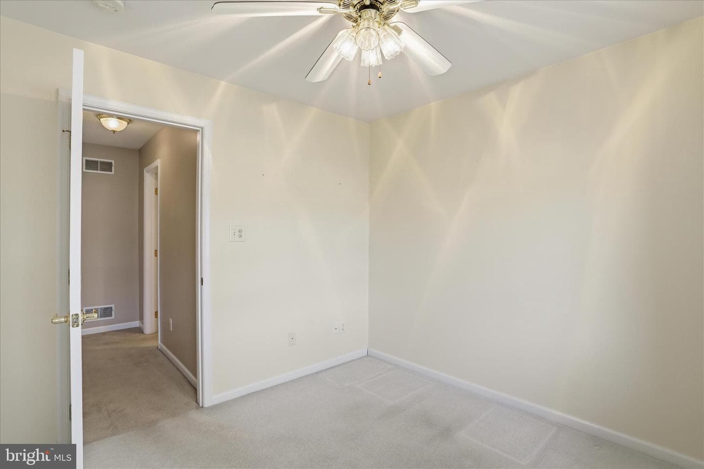 340 Suelinn Drive photo 22