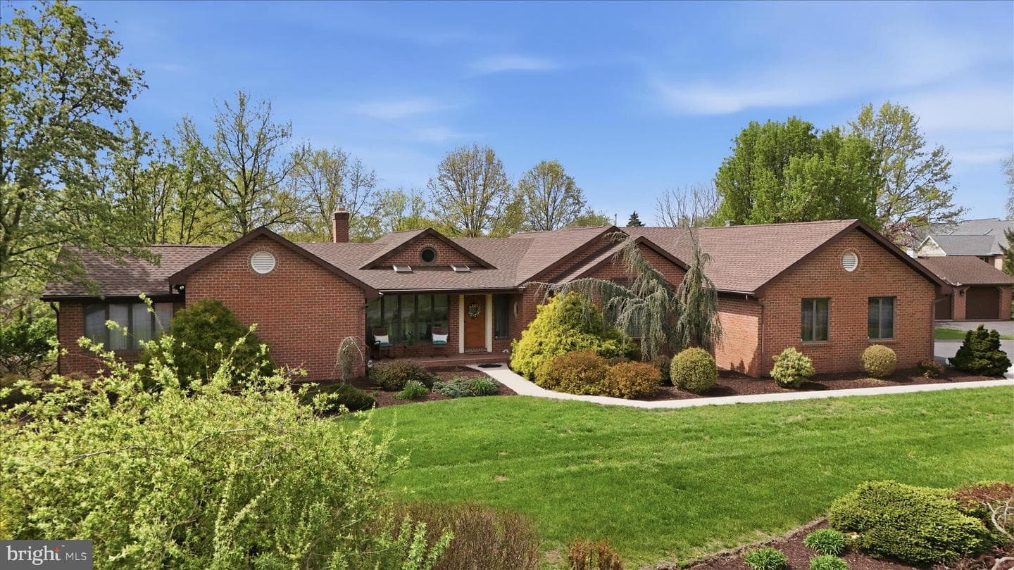 456 Lindman Drive photo 2