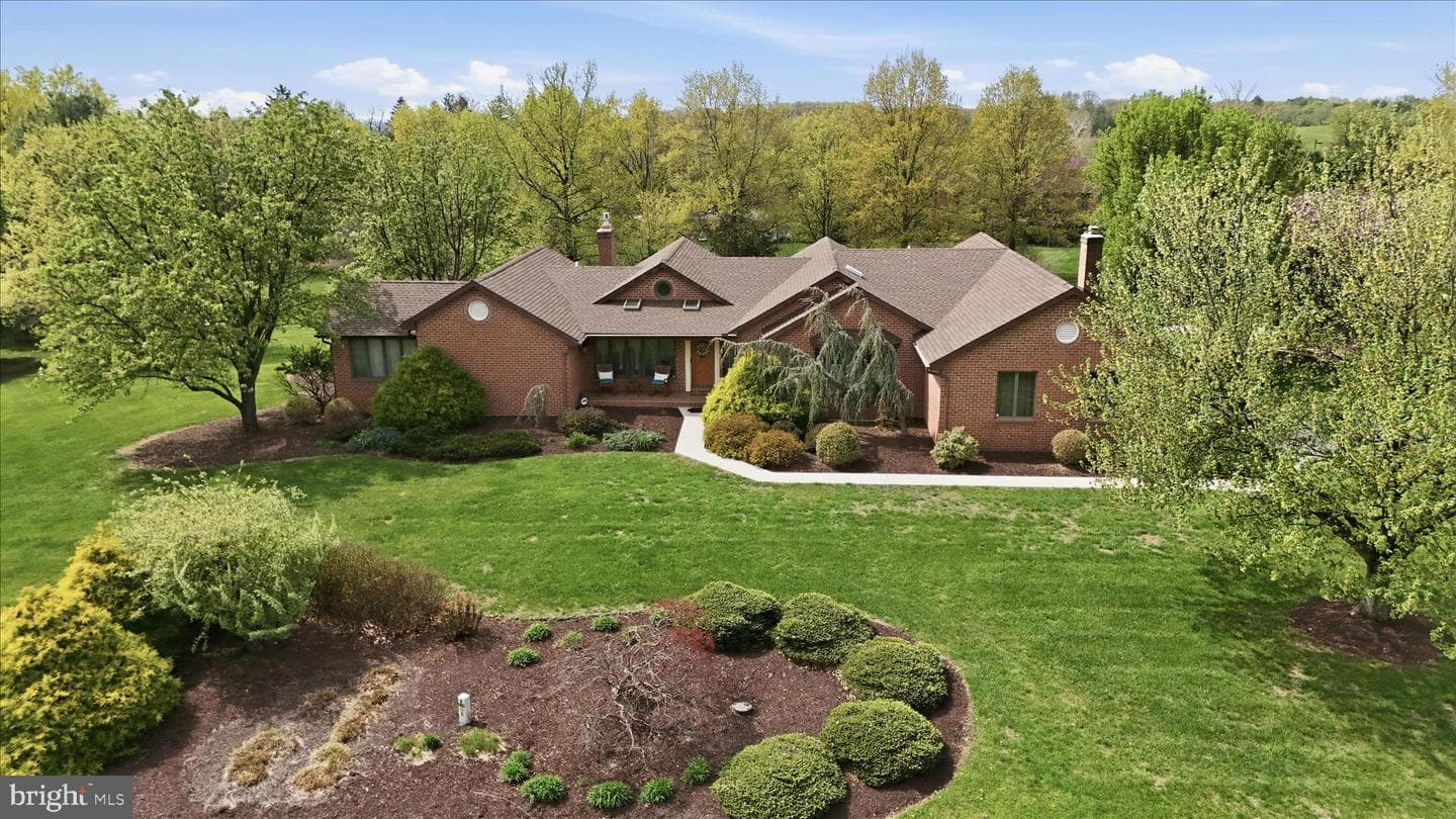 456 Lindman Drive photo 3