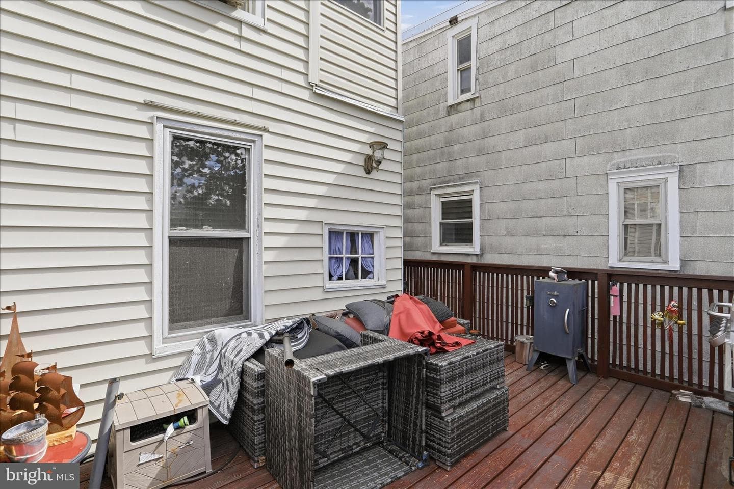 254 W Queen Street photo 23