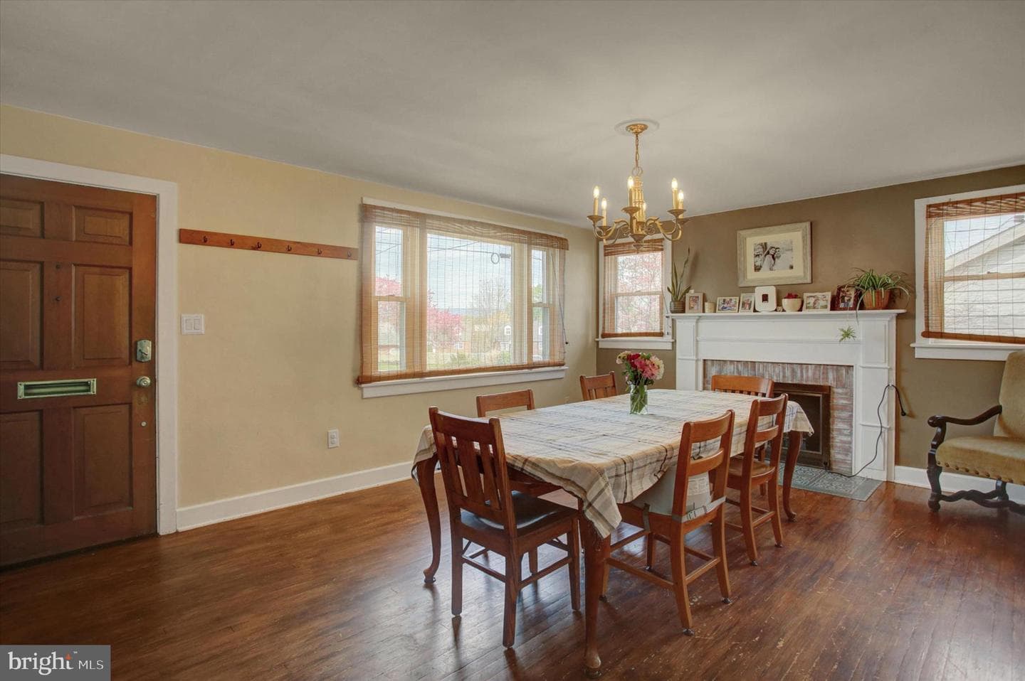 374 Glen Street photo 17