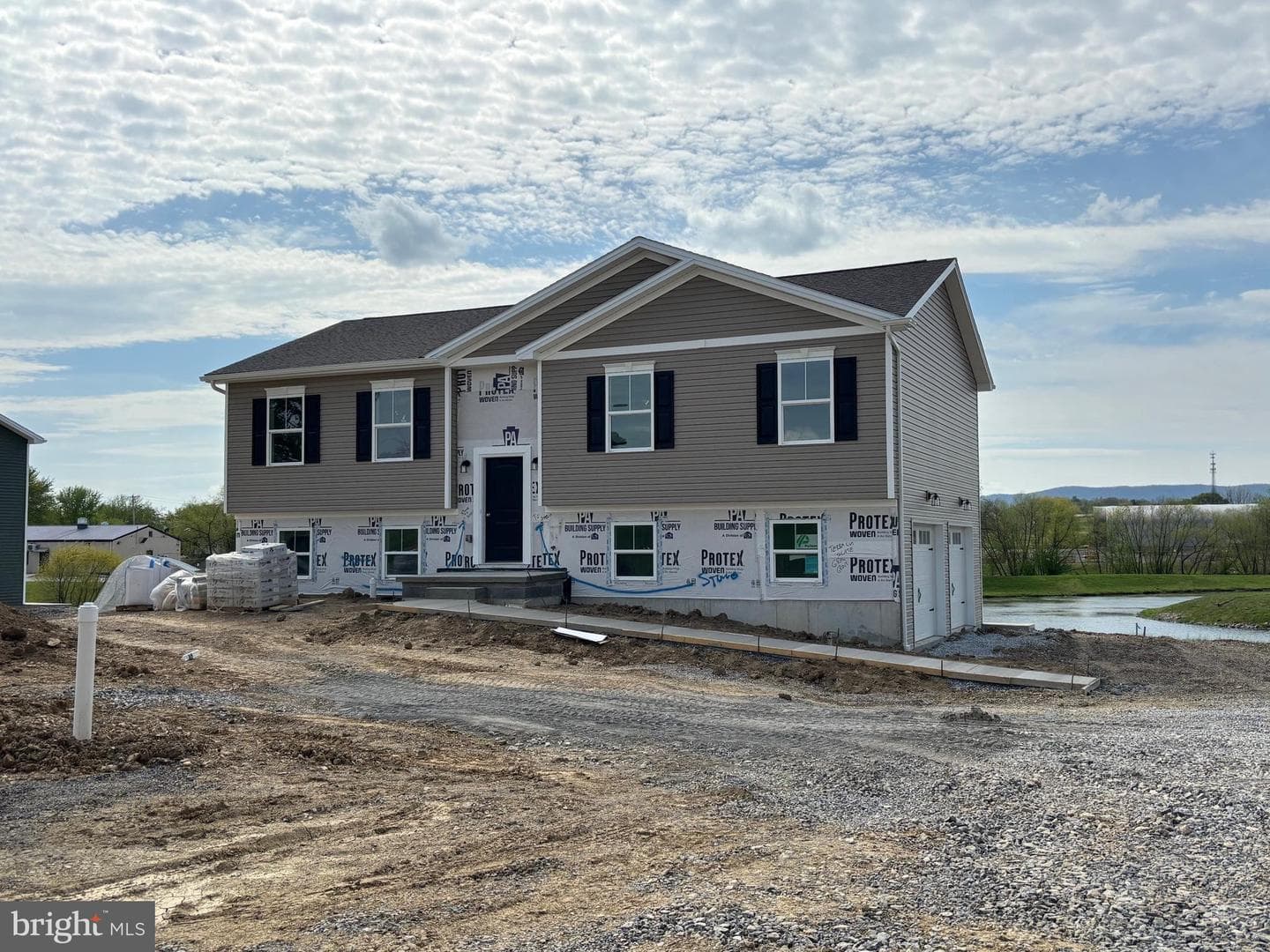 147 Meadowcreek Drive N, Chambersburg