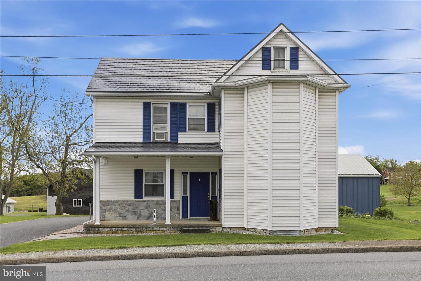 1666 E Buchanan Trail East, Shady Grove