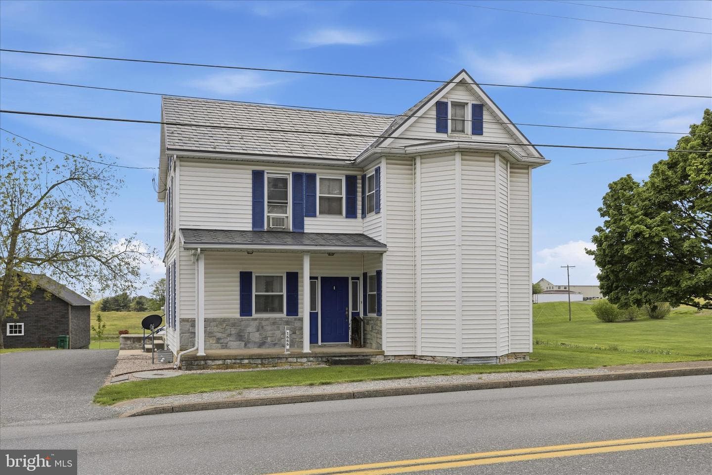 1666 E Buchanan Trail East, Shady Grove