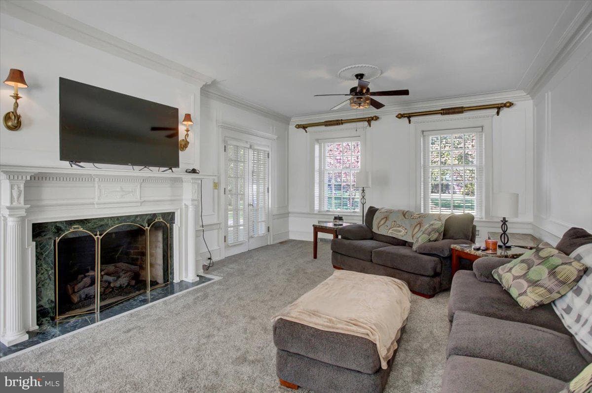 307 W King Street photo 10