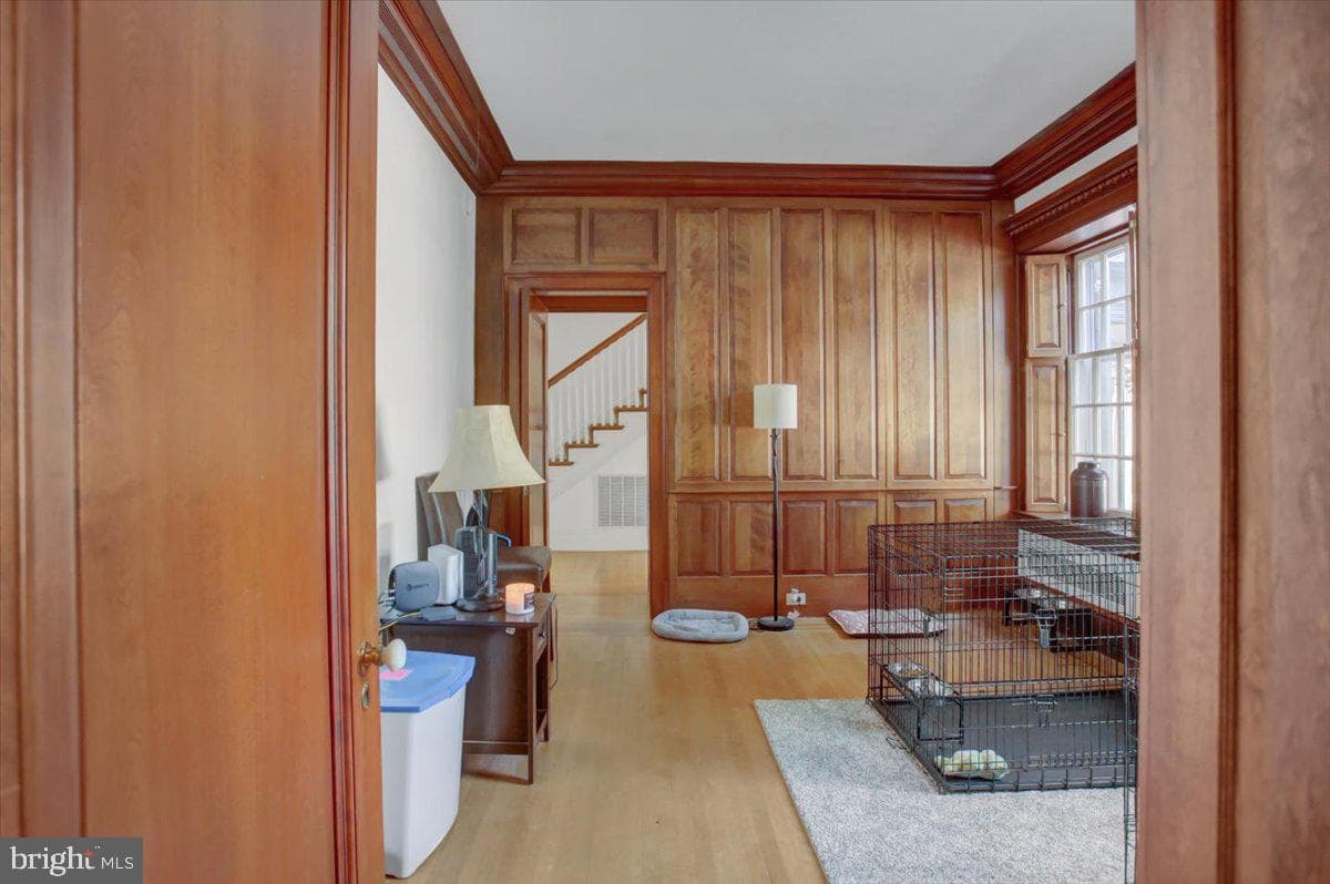 307 W King Street photo 12