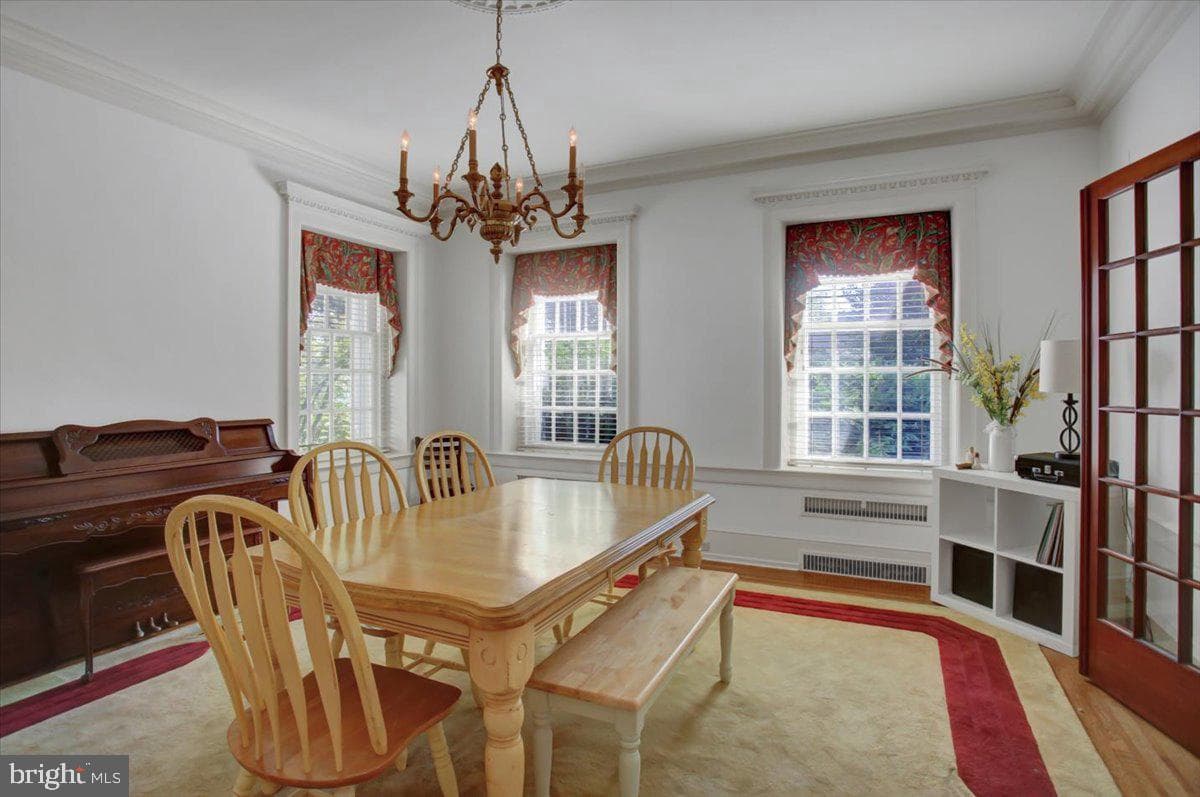 307 W King Street photo 22