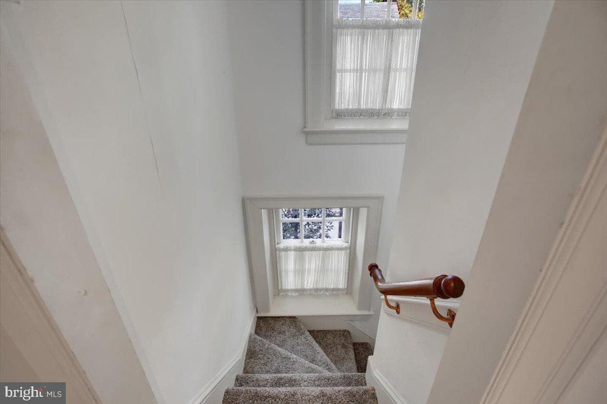 307 W King Street photo 23