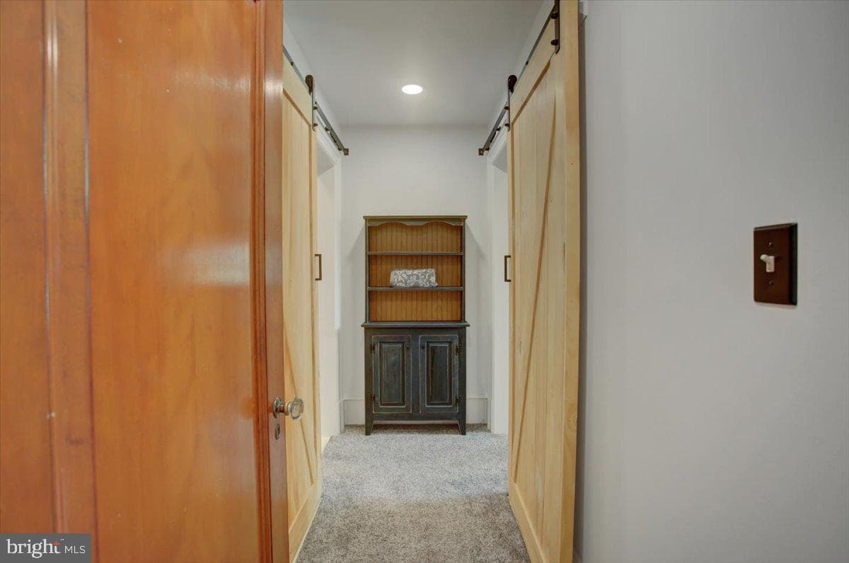 307 W King Street photo 31