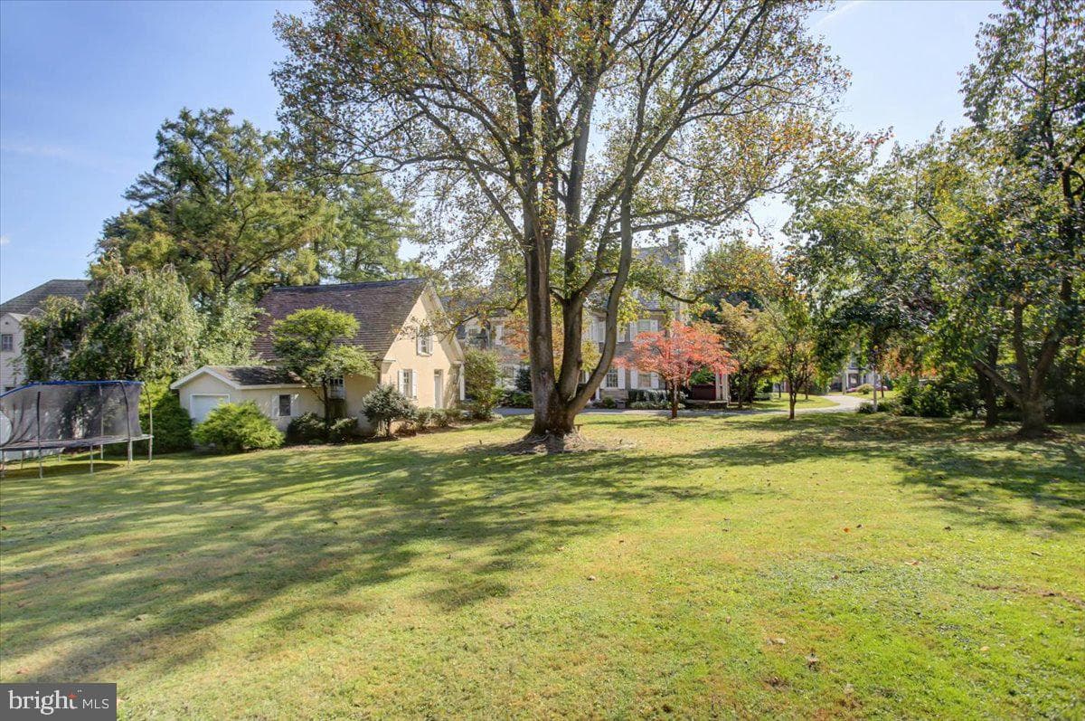 307 W King Street photo 60