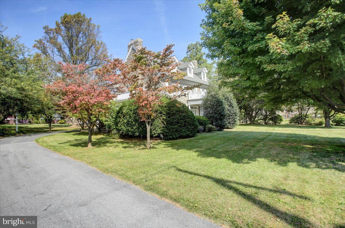 307 W King Street photo 62
