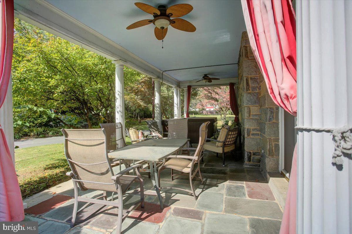 307 W King Street photo 71