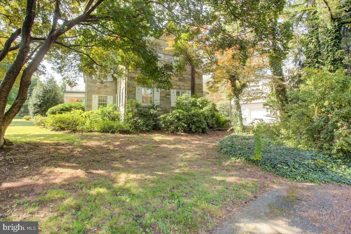 307 W King Street photo 74