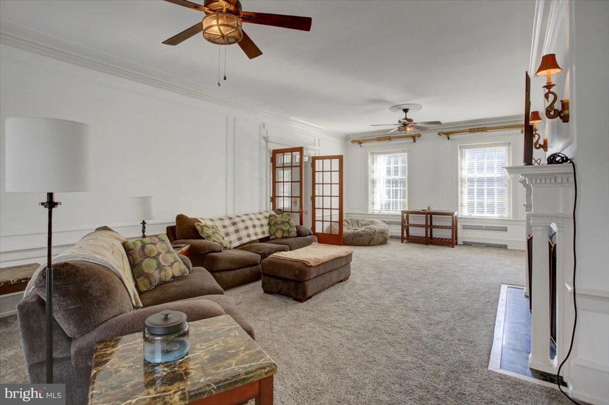 307 W King Street photo 8