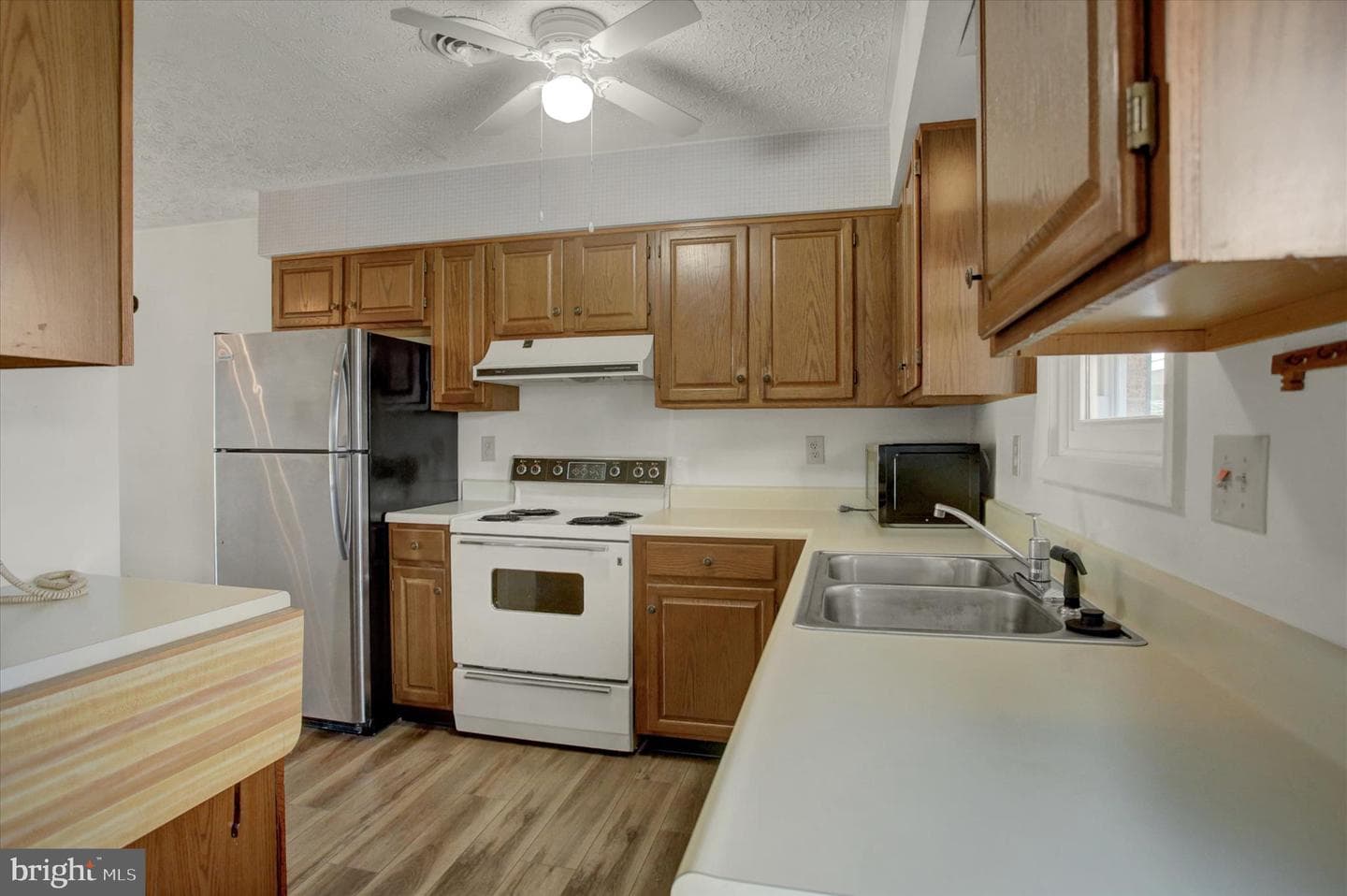 1084 Westgate Drive photo 10