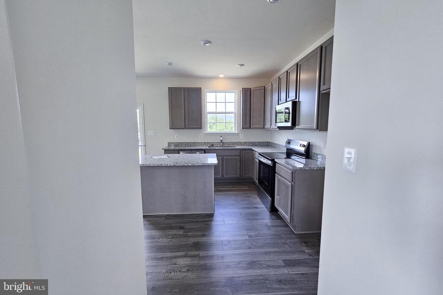 519 Evangeline Drive photo 8