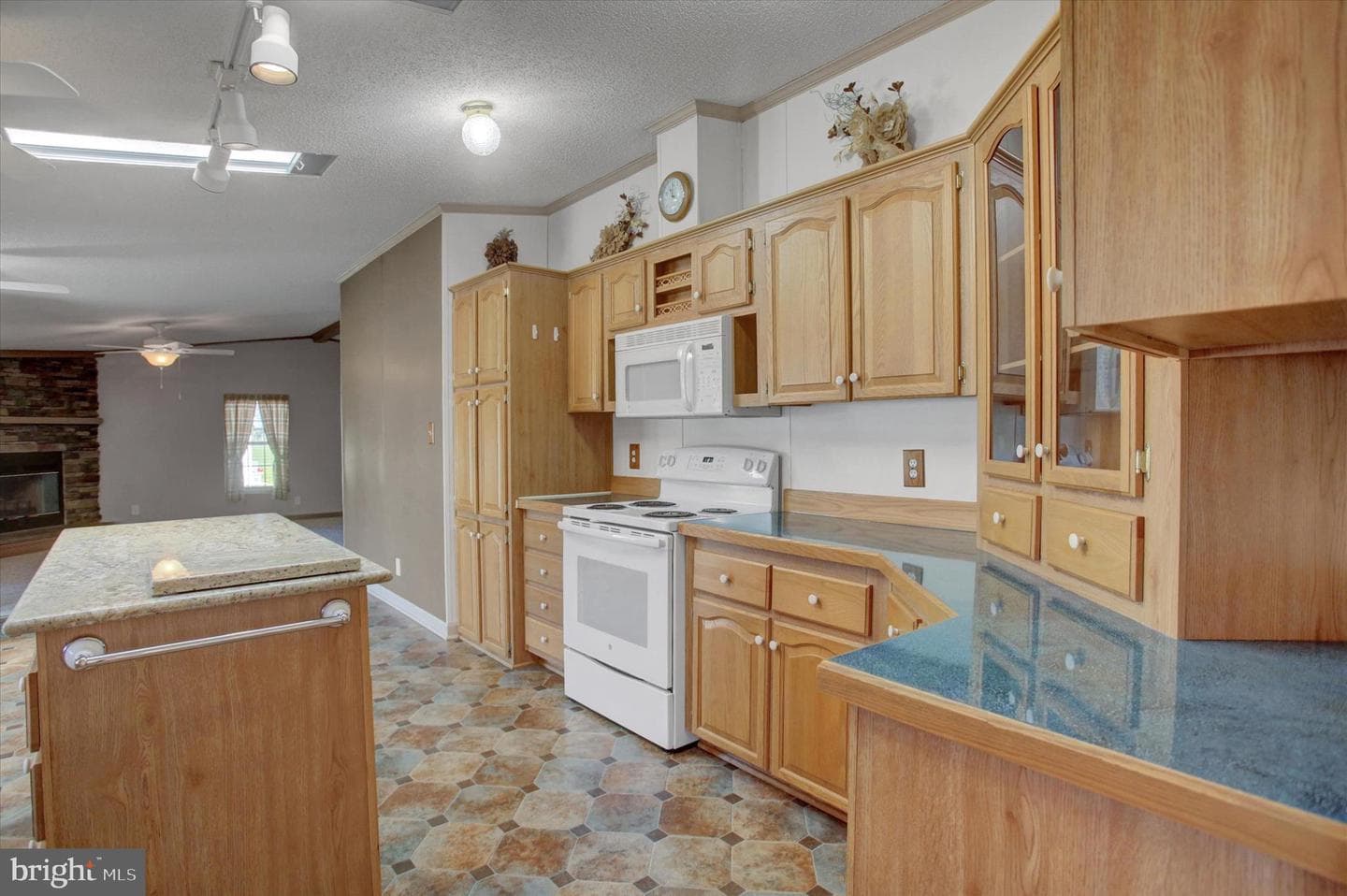 5664 Claridge Court photo 8