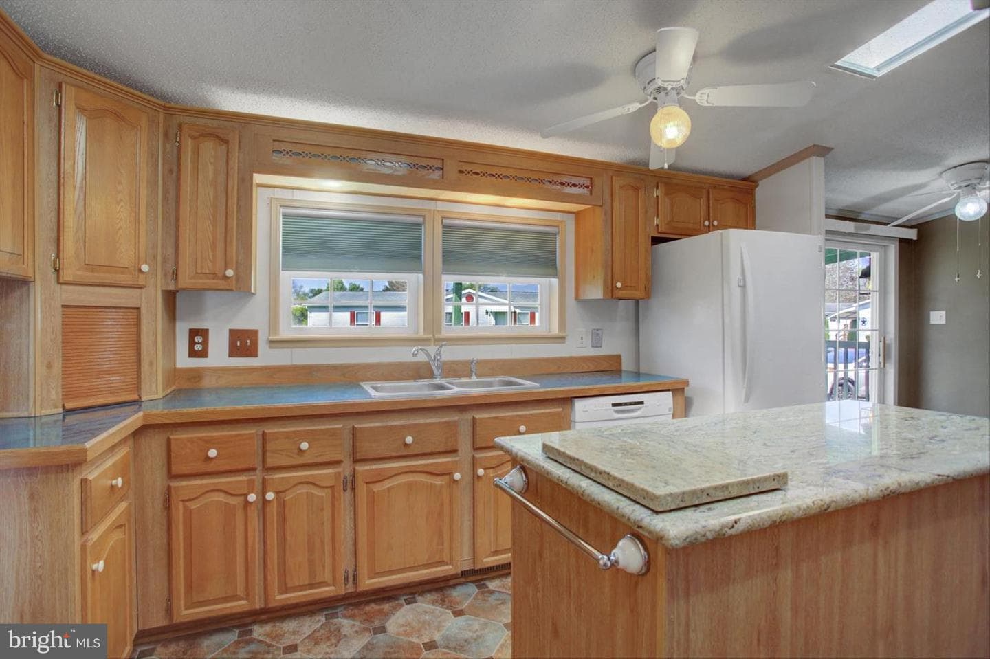 5664 Claridge Court photo 9