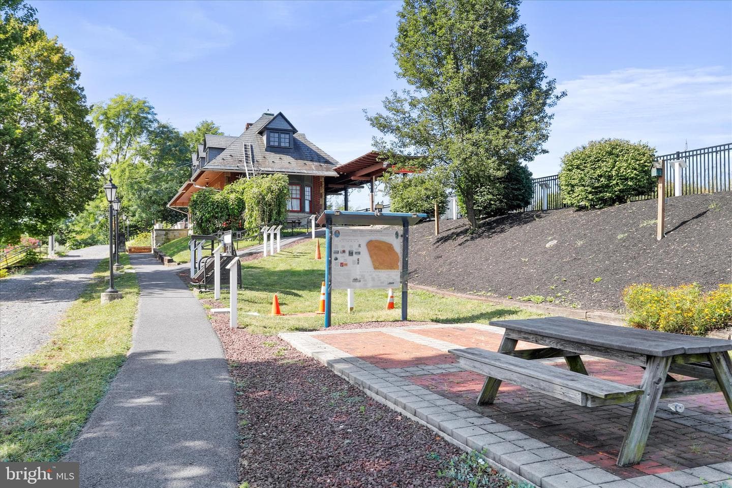 46 N Carlisle Street photo 54