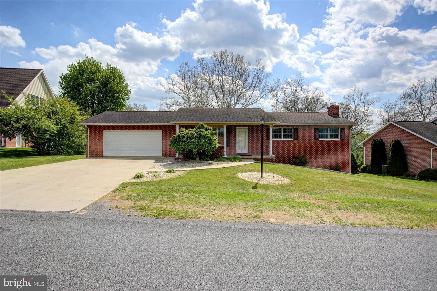 250 Jade Drive photo 2