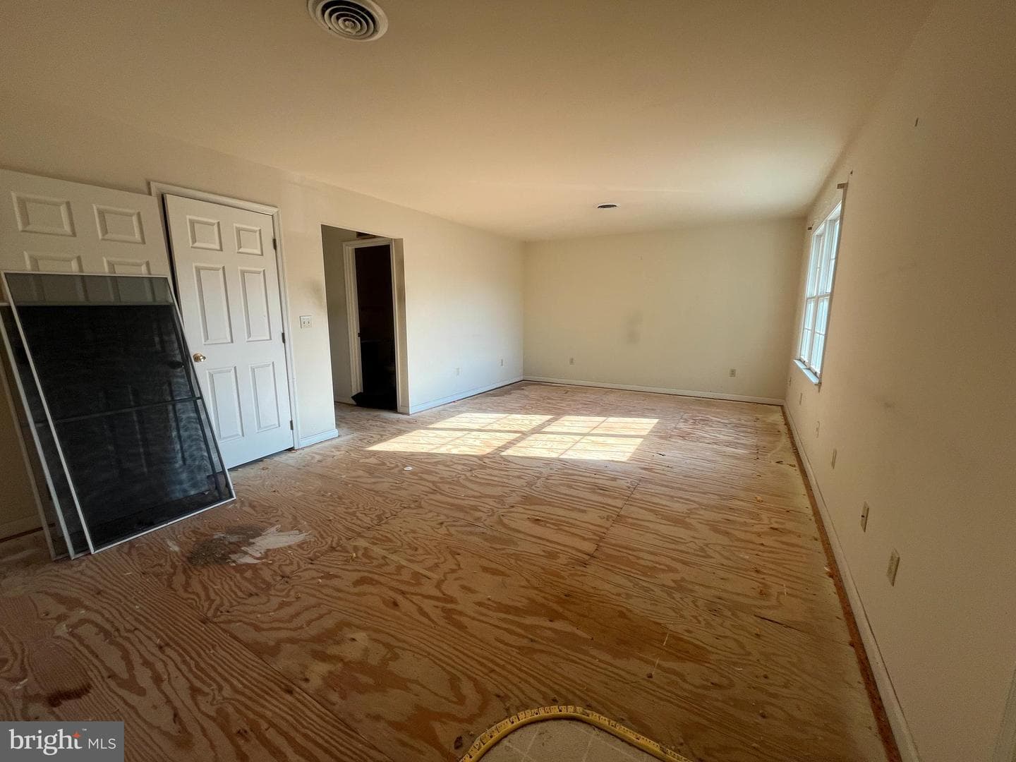150 S S Price Avenue photo 18