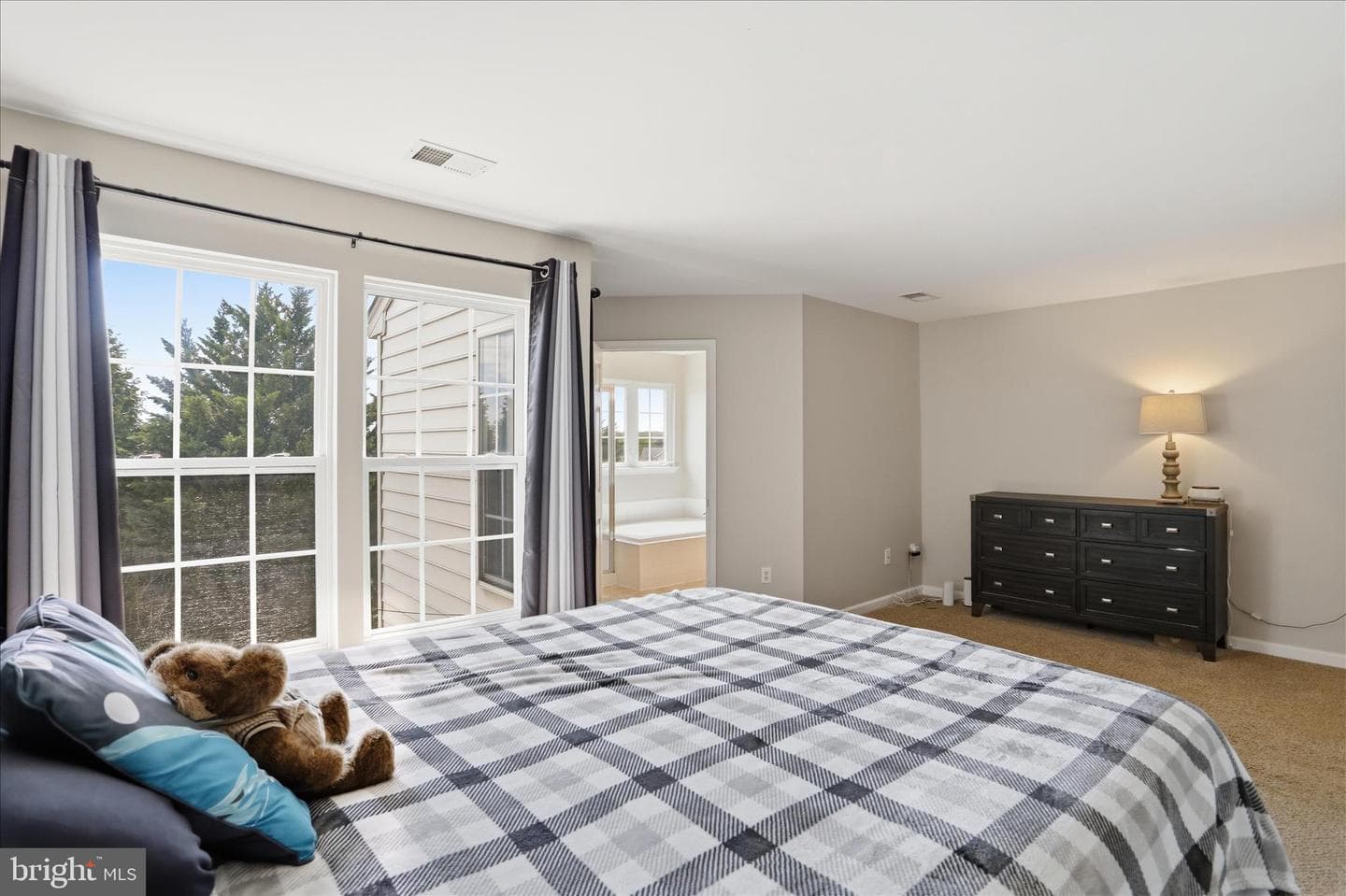 334 Lantern Lane photo 25
