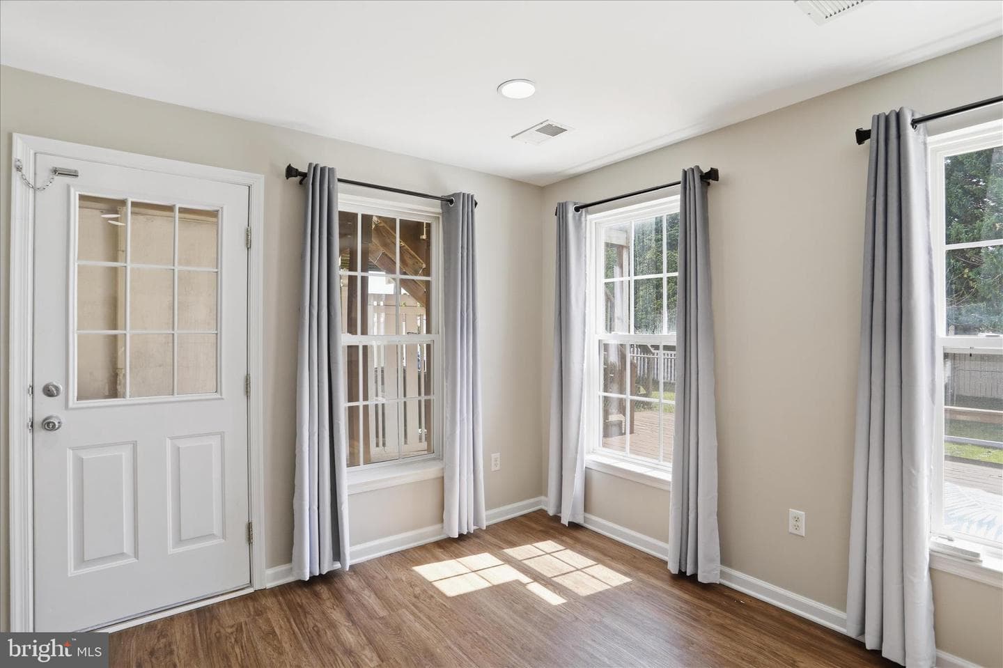334 Lantern Lane photo 9