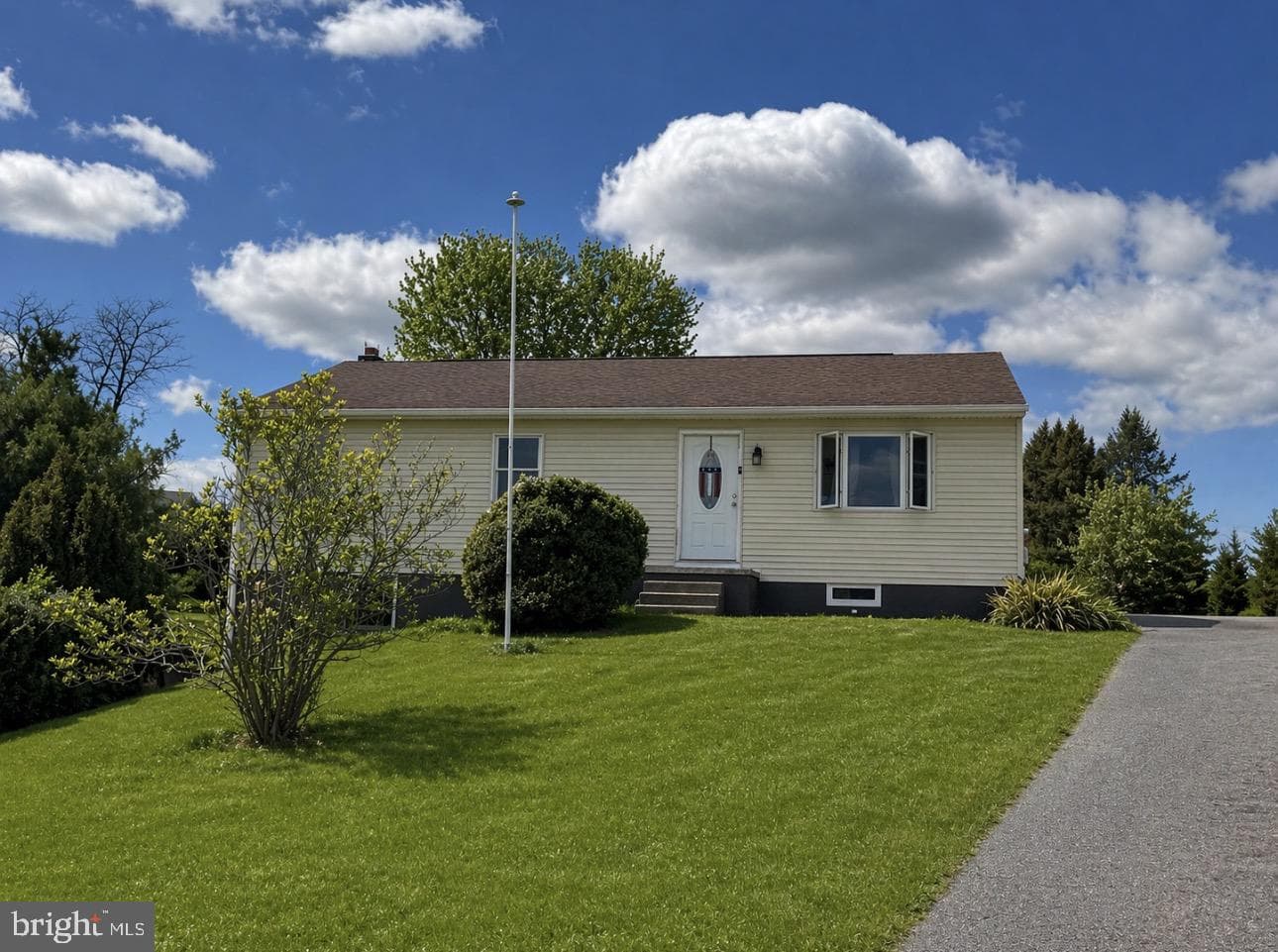 1577 Streamside Drive, Chambersburg