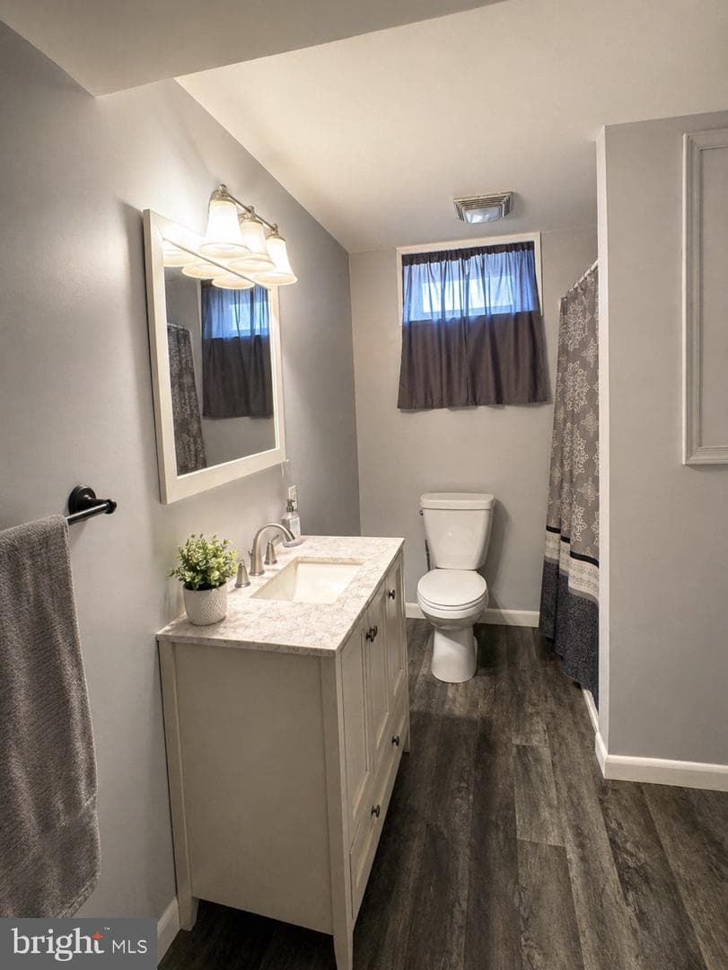 1577 Streamside Drive photo 12