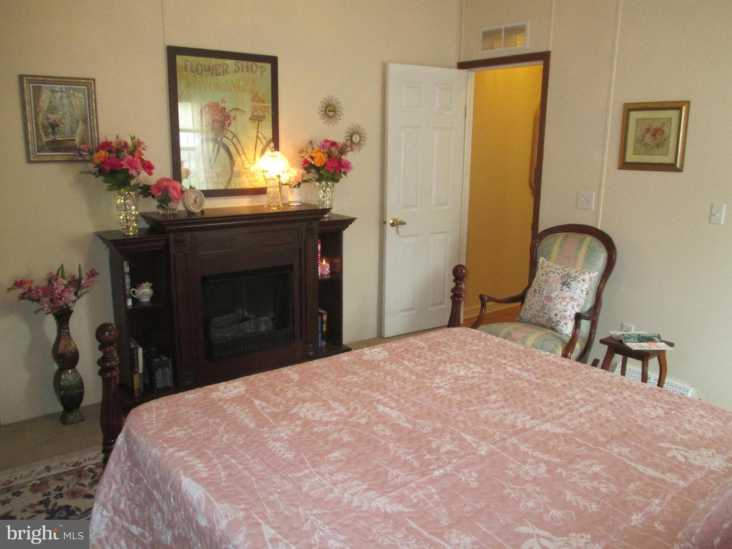 284 Waverly Court photo 33