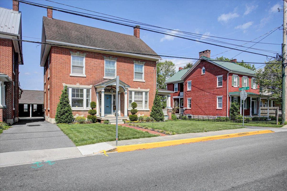 301 S Washington Street photo 4