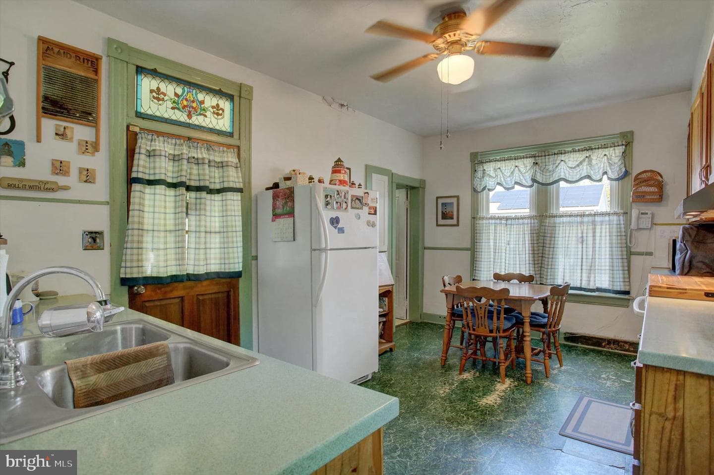 54 Clayton Avenue photo 17