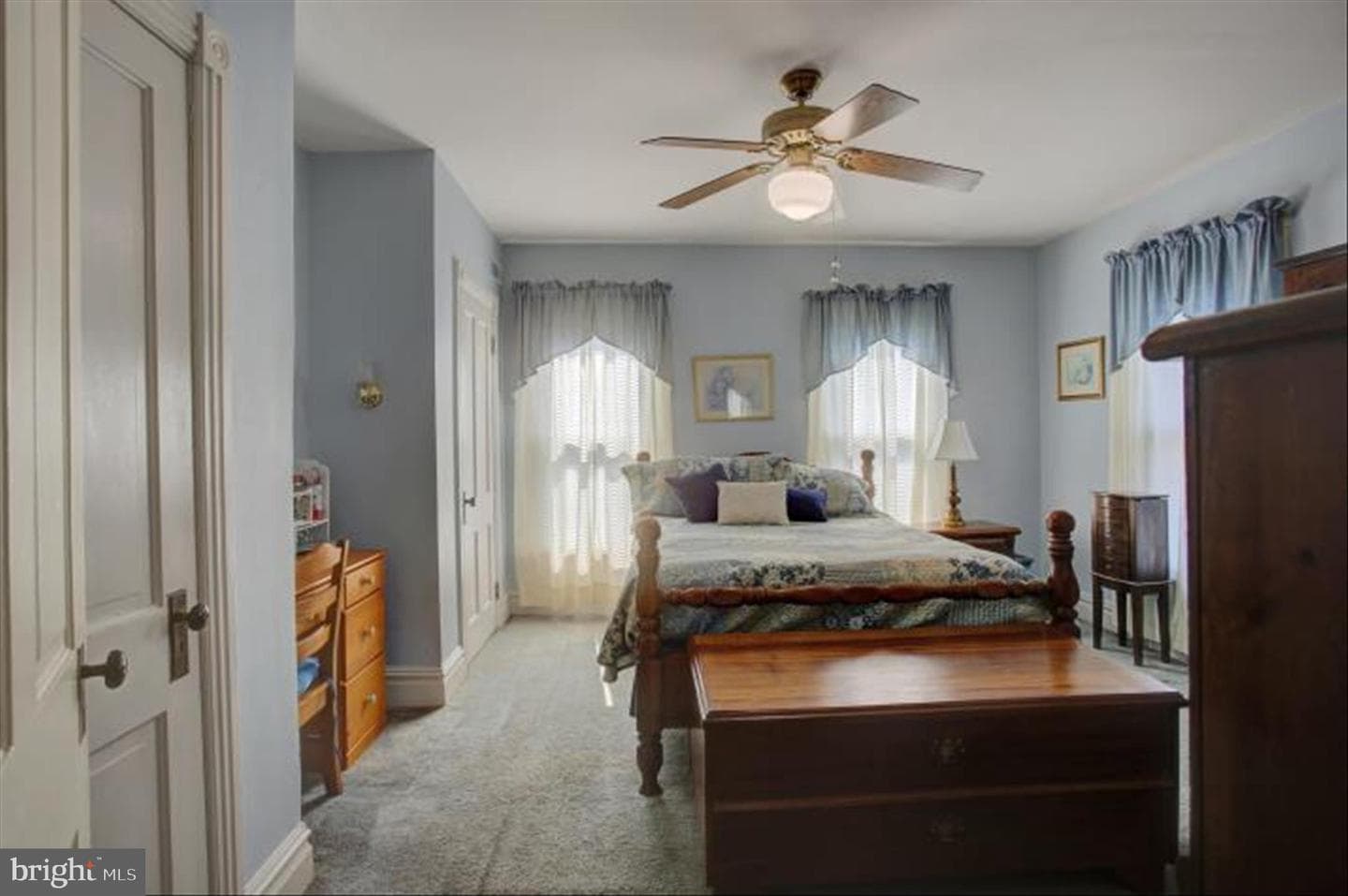 54 Clayton Avenue photo 28