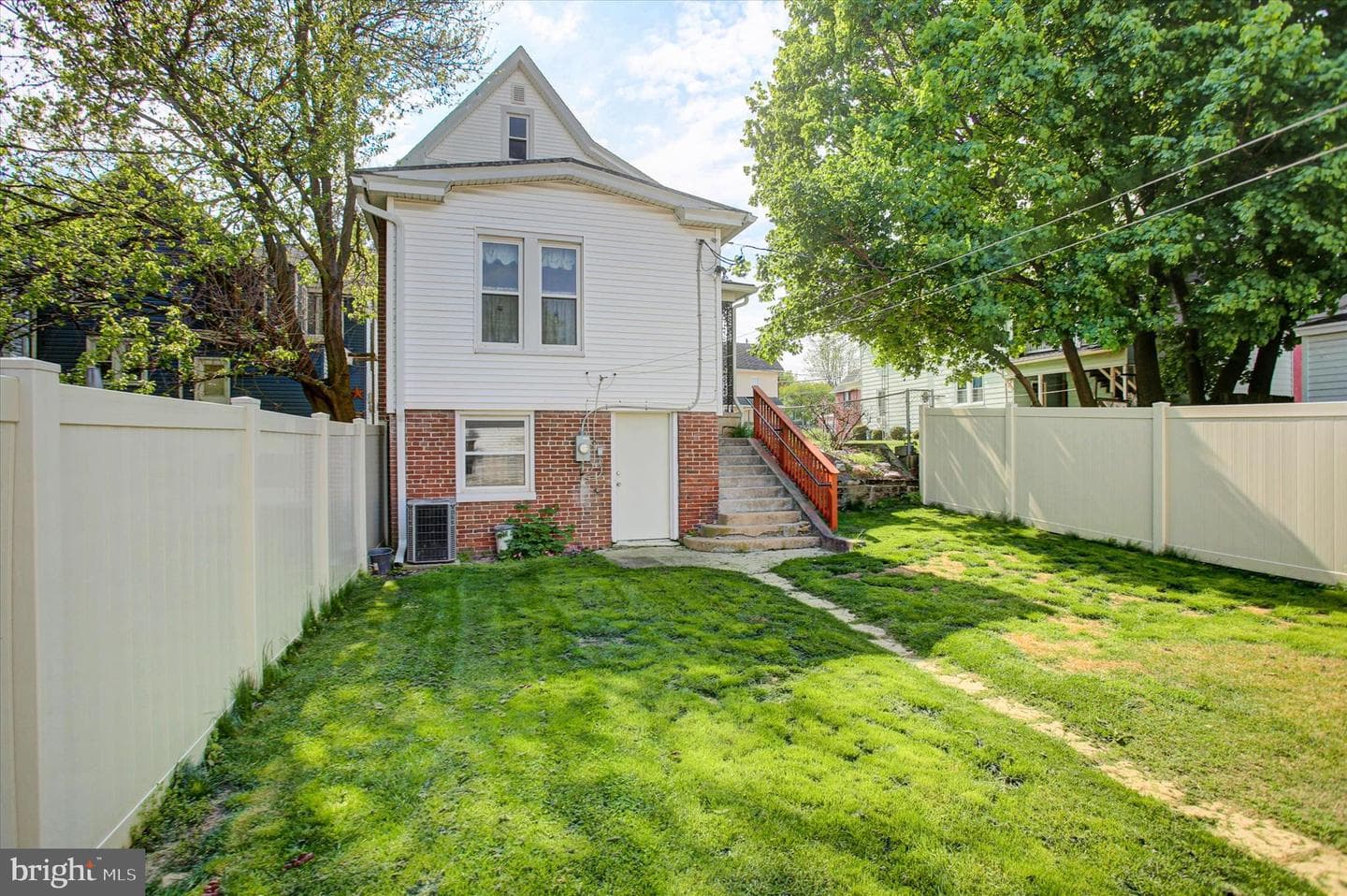 54 Clayton Avenue photo 33
