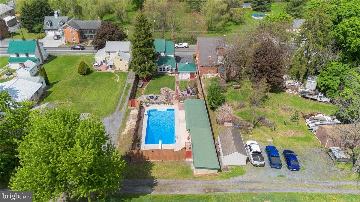 8560 Anthony Highway photo 43