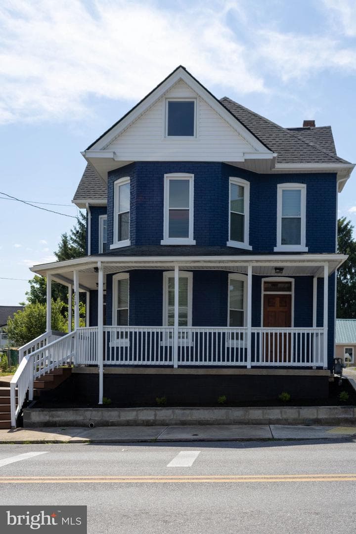 213 Fairview Avenue photo 2