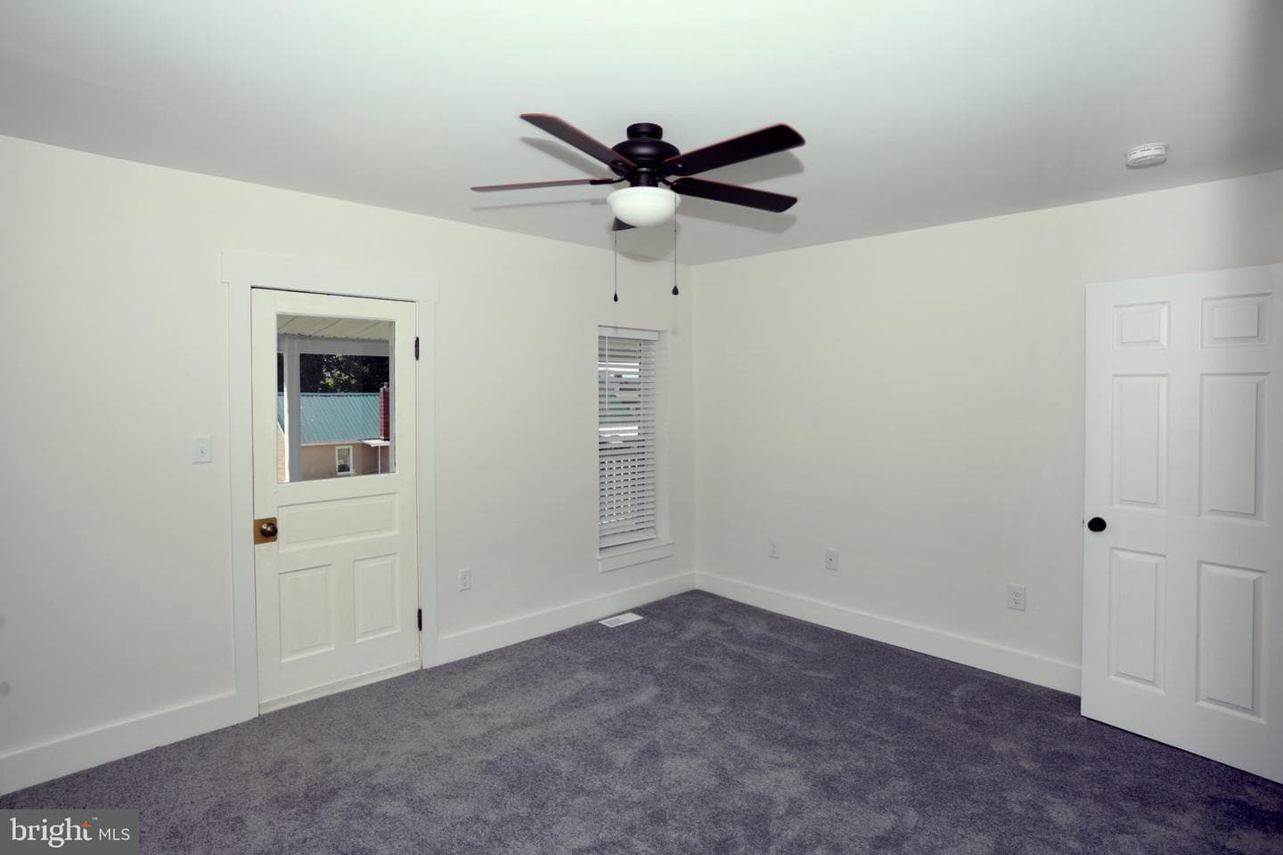 213 Fairview Avenue photo 37